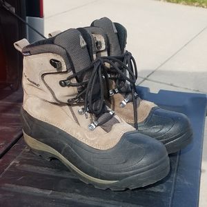 Columbia snow boots